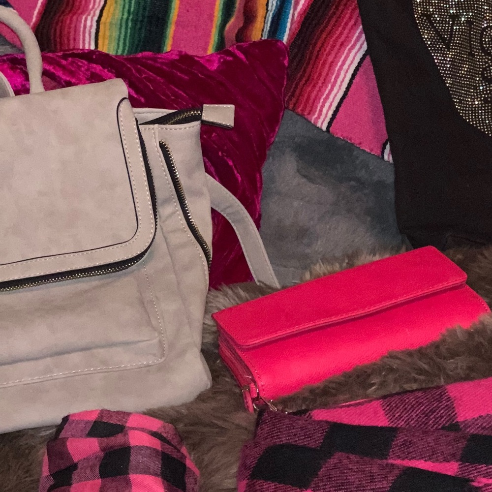 Grey Backpack - Picture 5 of 5